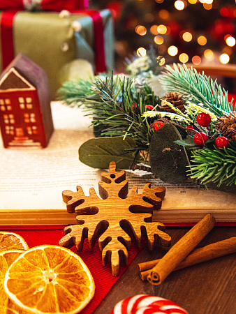 Новогодняя деревянная ёлочная игрушка из натурального дуба Снежинка от Мастерской уюта CandleKraft